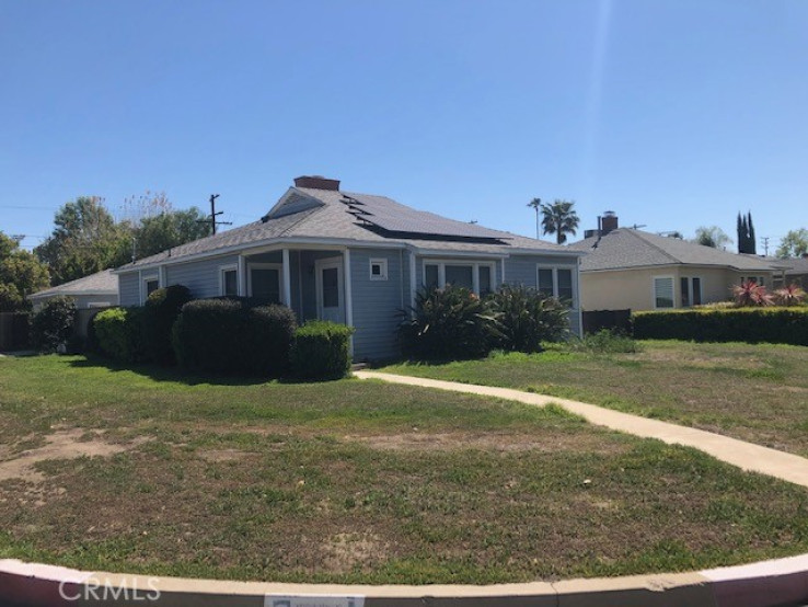 Residential Home in Valley Glen