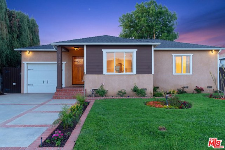 Residential Home in Encino