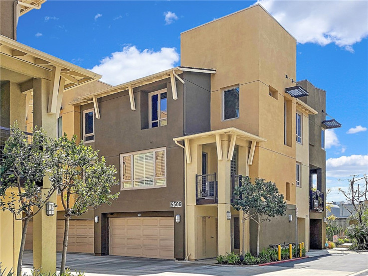 2 Bed Home for Sale in Hawthorne, California
