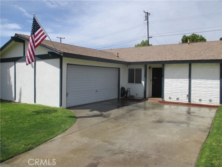 4 Bed Home for Sale in Canyon Country, California
