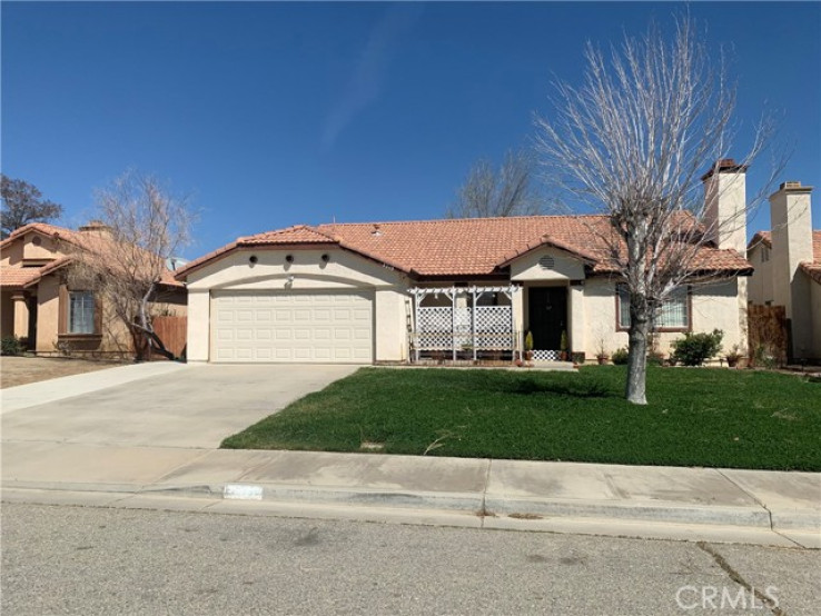4 Bed Home for Sale in Rosamond, California