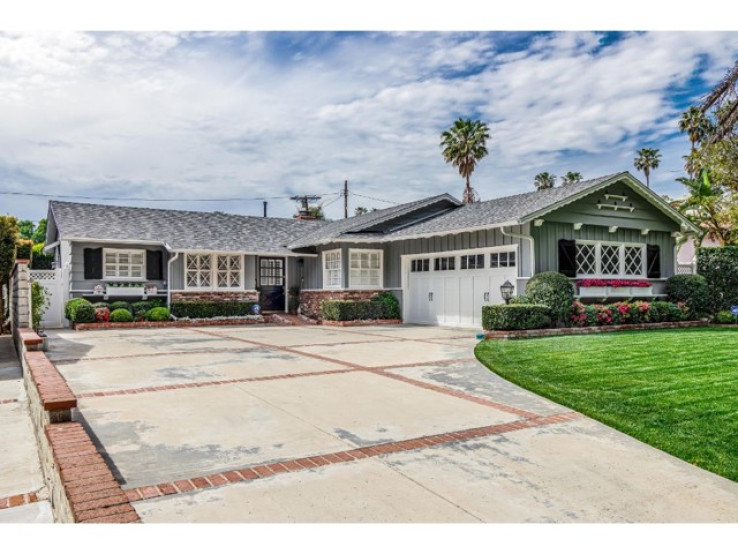Residential Home in Granada Hills