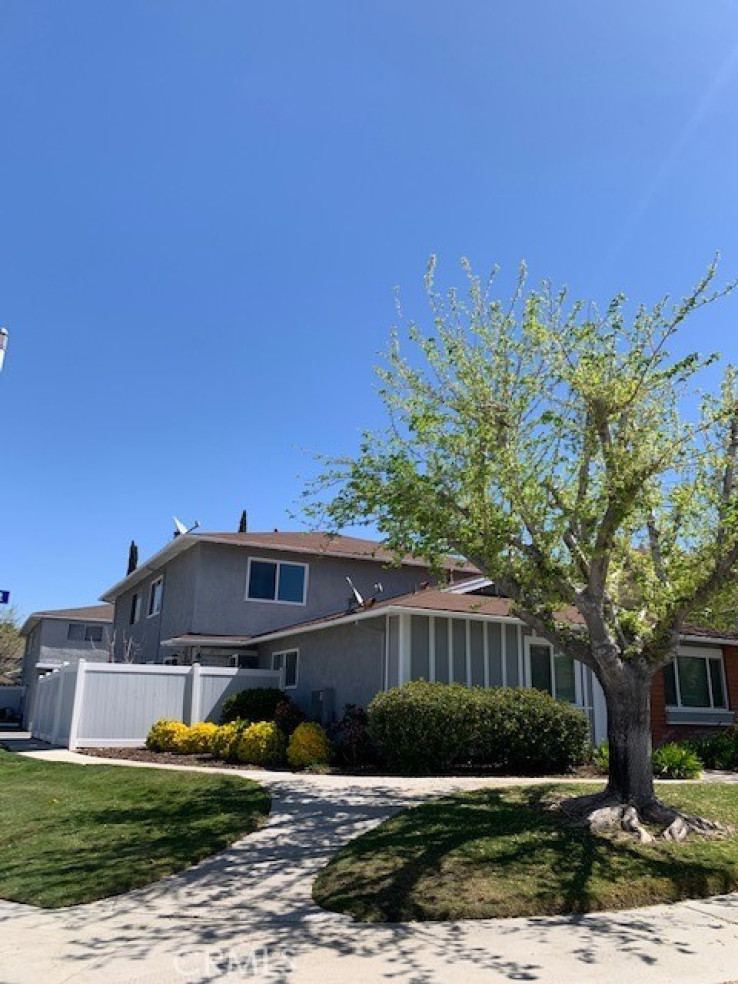 Residential Home in Bouquet Canyon