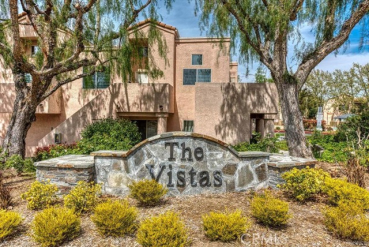 2 Bed Home for Sale in Newhall, California
