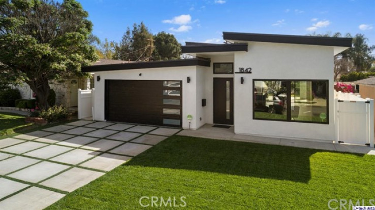 3 Bed Home for Sale in Burbank, California
