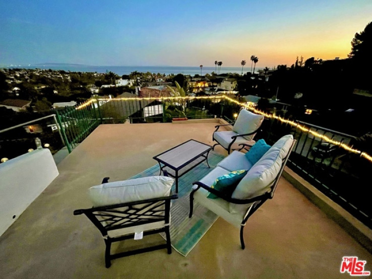 Residential Home in Pacific Palisades