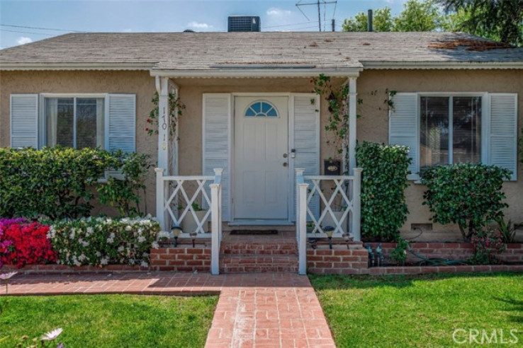 Residential Home in Lake Balboa