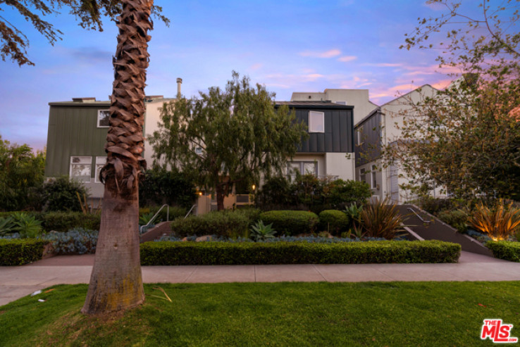 2 Bed Home for Sale in Santa Monica, California