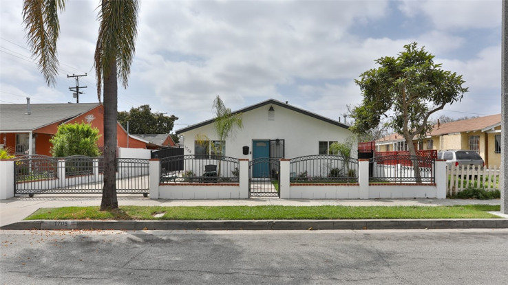 Residential Home in Compton N of Rosecrans, E of Central