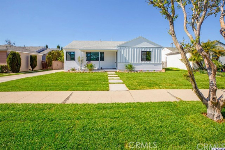 2 Bed Home for Sale in Sun Valley, California