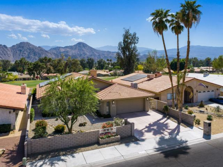 Residential Home in East Palm Desert