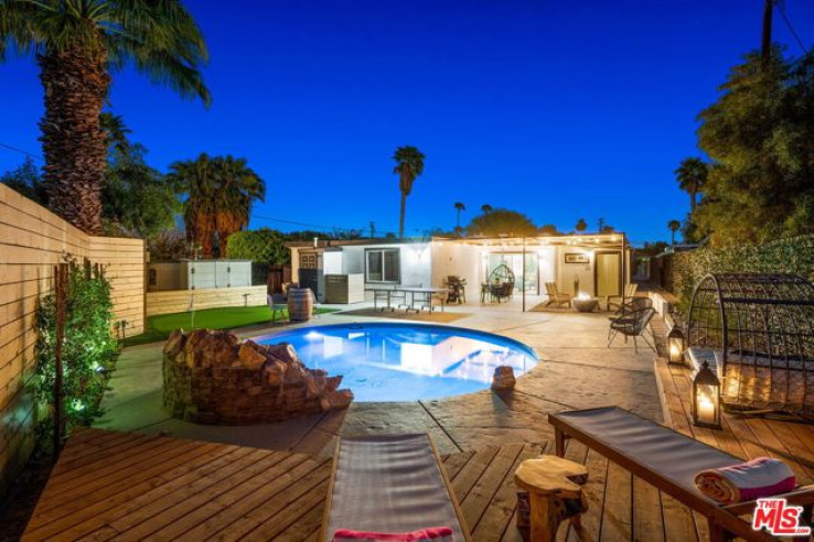 Residential Home in North Palm Desert