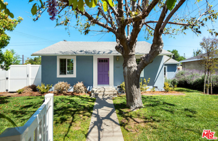 Residential Home in Encino