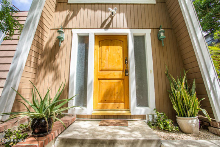 2 Bed Home for Sale in Calabasas, California