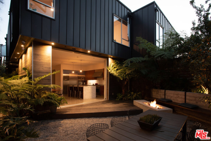 Residential Home in Silver Lake