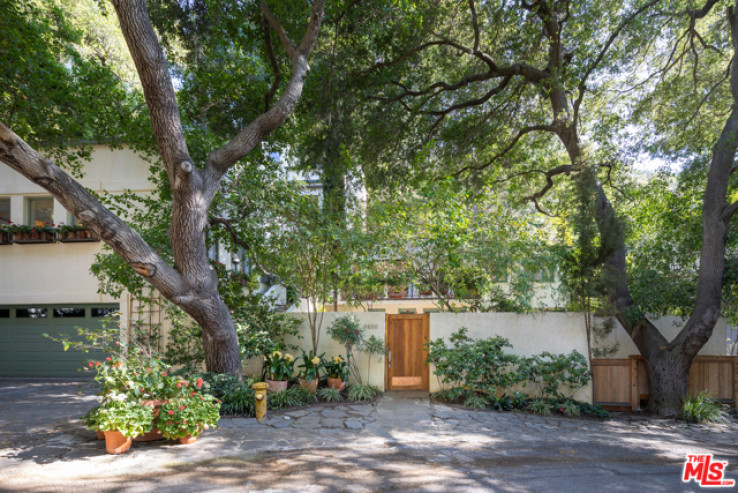 4 Bed Home for Sale in Beverly Hills, California
