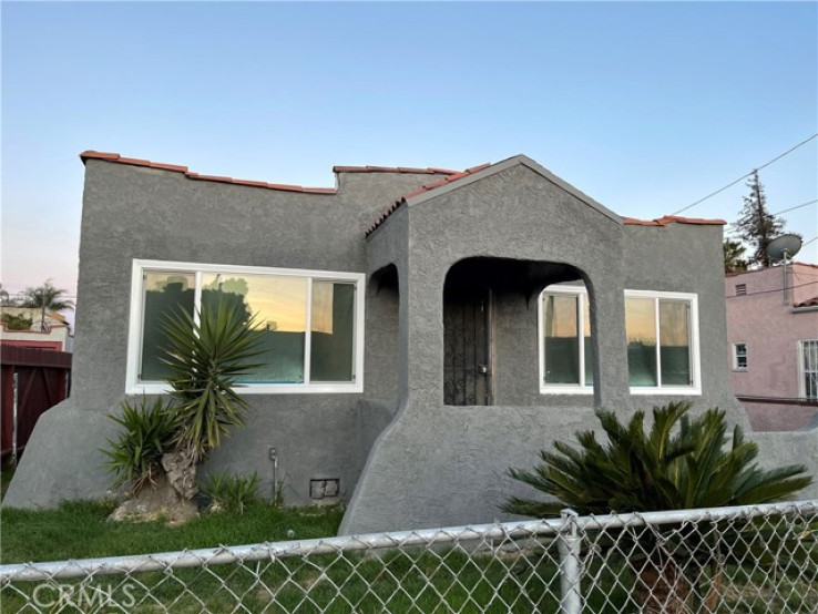 Residential Home in Compton S of Rosecrans, E of Alameda