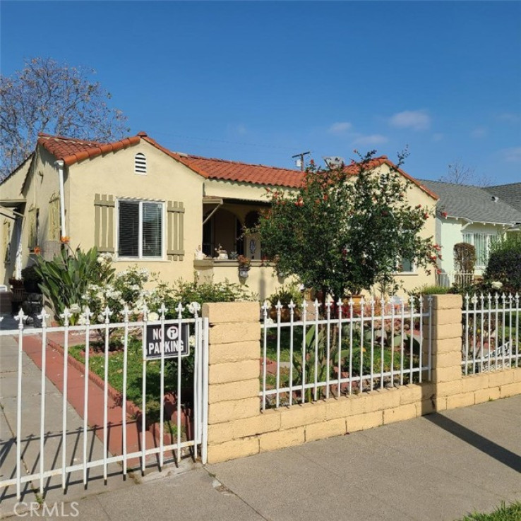 Residential Home in Compton S of Rosecrans, E of Alameda