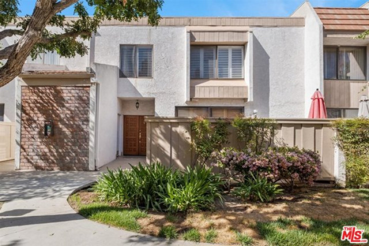 3 Bed Home for Sale in Encino, California