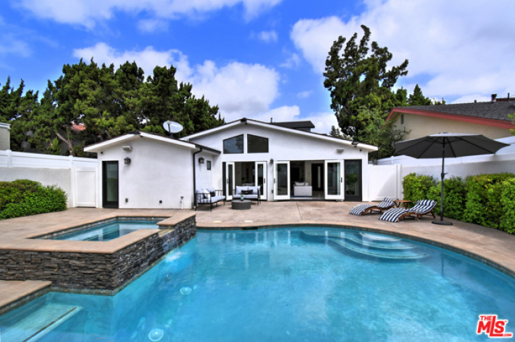 Residential Home in Sherman Oaks