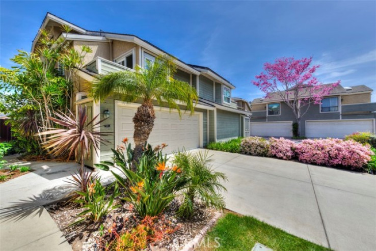 2 Bed Home for Sale in Costa Mesa, California