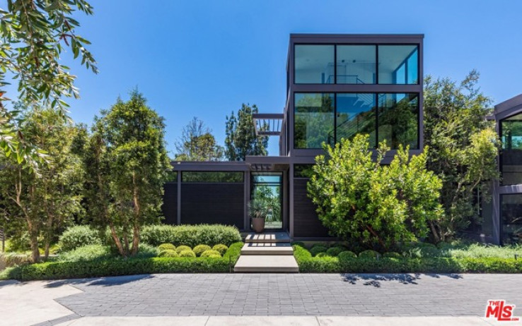 5 Bed Home for Sale in Beverly Hills, California
