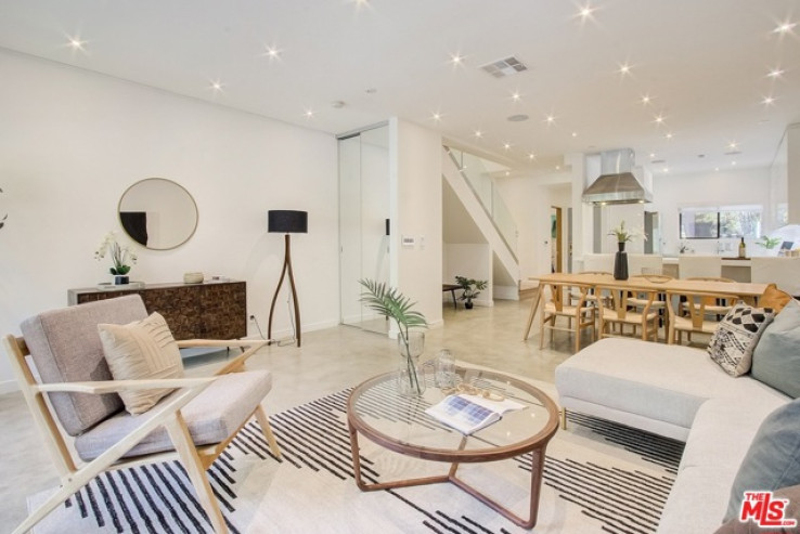 2 Bed Home for Sale in Los Angeles, California