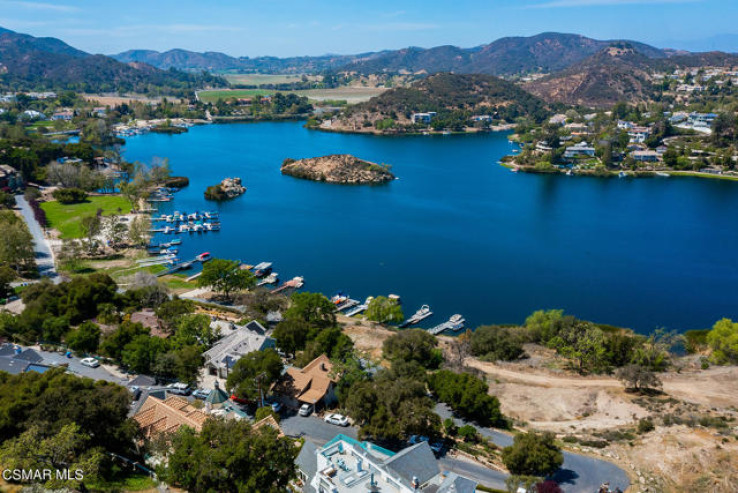 4 Bed Home for Sale in Lake Sherwood, California