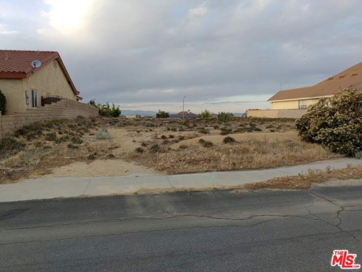  Land for Sale in Quartz Hill, California