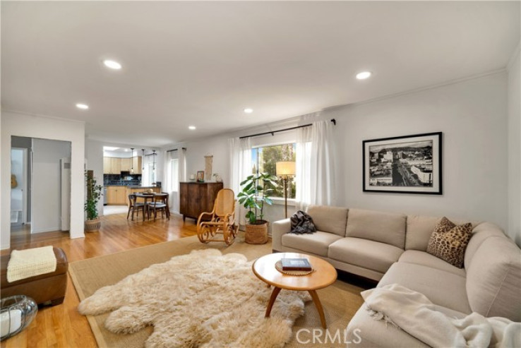 Residential Home in Hollywood Hills East