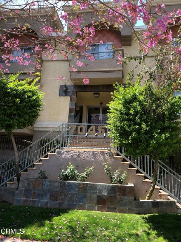 2 Bed Home for Sale in Van Nuys, California