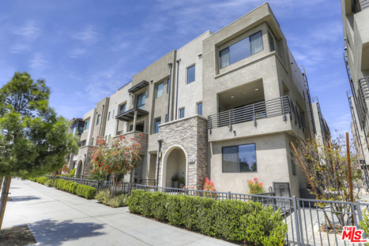 4 Bed Home for Sale in Van Nuys, California