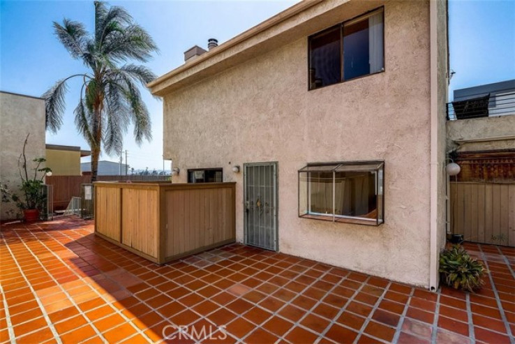 2 Bed Home for Sale in Van Nuys, California