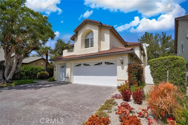 5 Bed Home for Sale in Oak Park, California