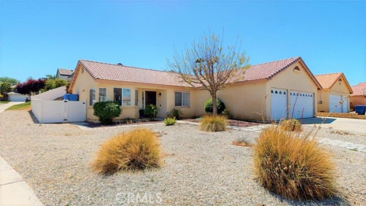 3 Bed Home for Sale in Palmdale, California