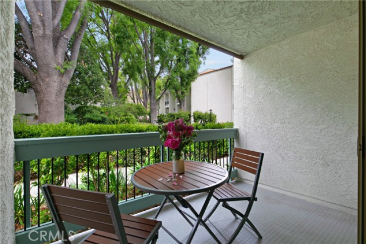 2 Bed Home for Sale in Calabasas, California