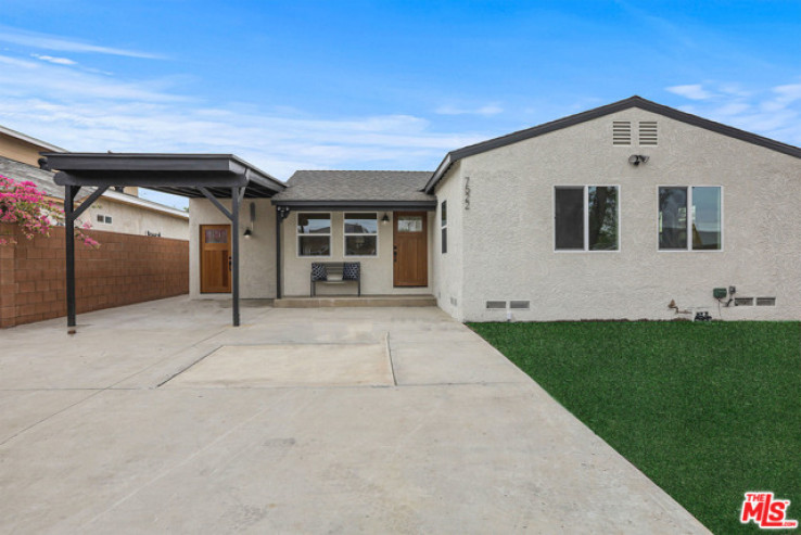 Residential Home in North Hollywood