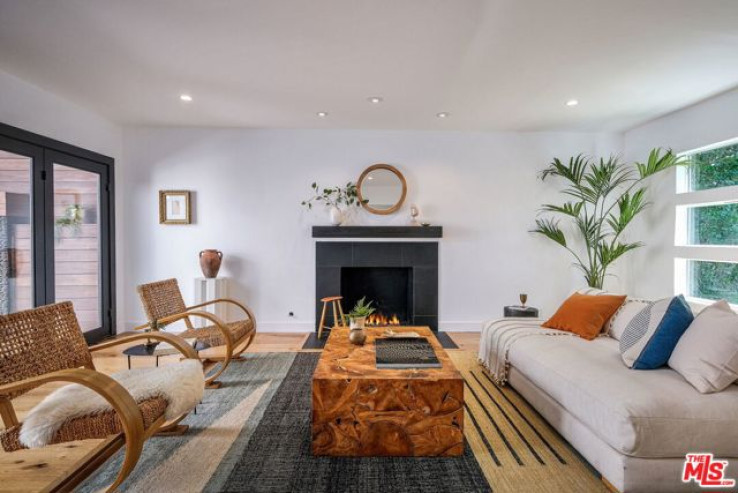 5 Bed Home for Sale in Studio City, California