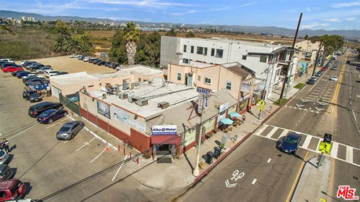  Income Home for Sale in Playa del Rey, California