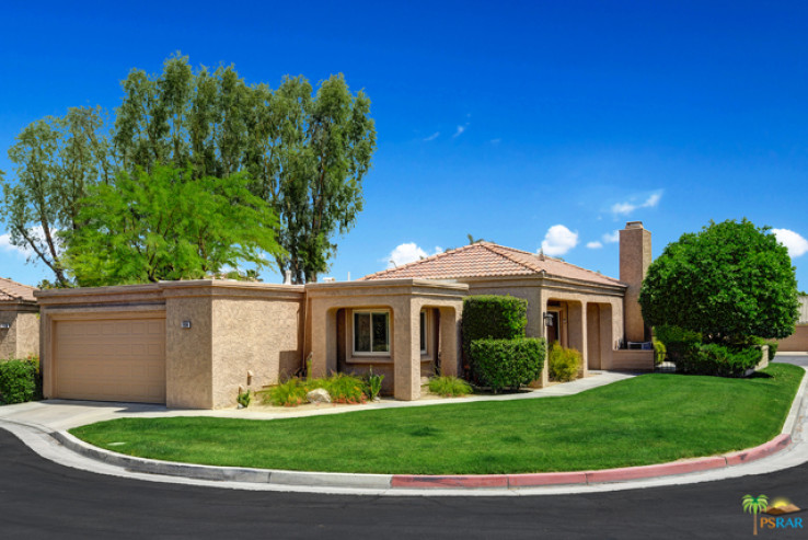 Residential Home in North Palm Desert