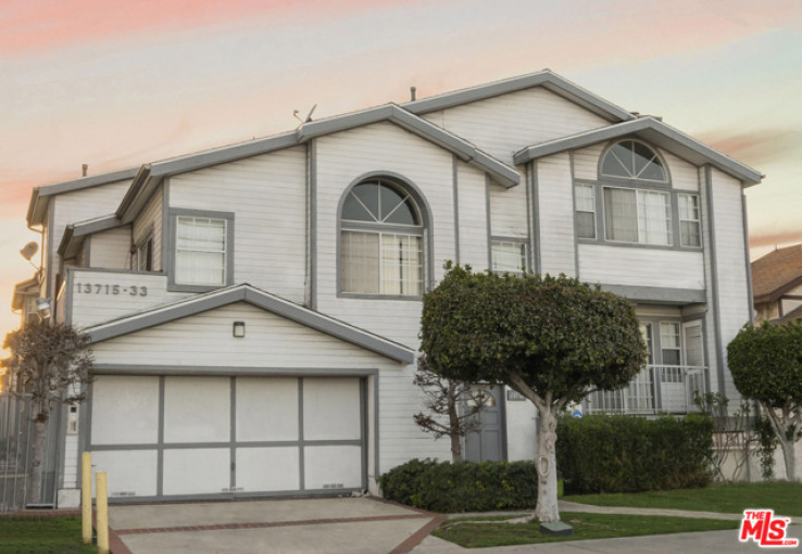 3 Bed Home for Sale in Hawthorne, California