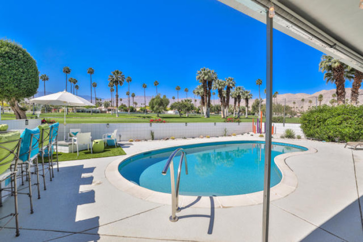 Residential Home in South Palm Desert