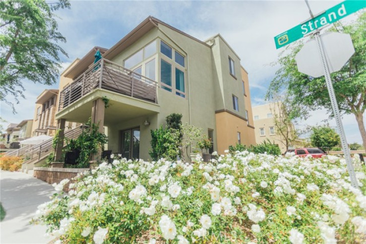 3 Bed Home for Sale in Hawthorne, California