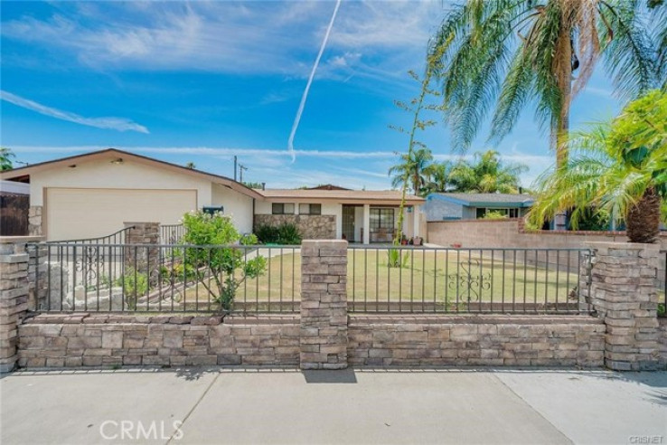4 Bed Home for Sale in Canyon Country, California
