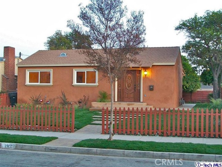 3 Bed Home for Sale in Burbank, California