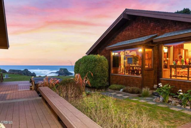 4 Bed Home for Sale in Mendocino, California