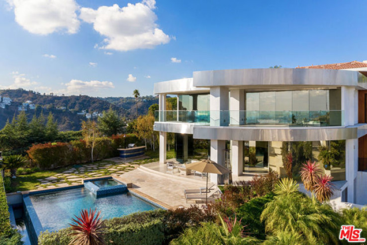 Residential Home in Sunset Strip - Hollywood Hills West