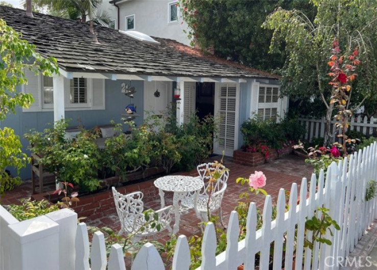 2 Bed Home to Rent in Newport Beach, California