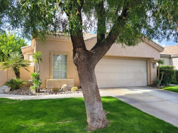 2 Bed Home to Rent in Cathedral City, California