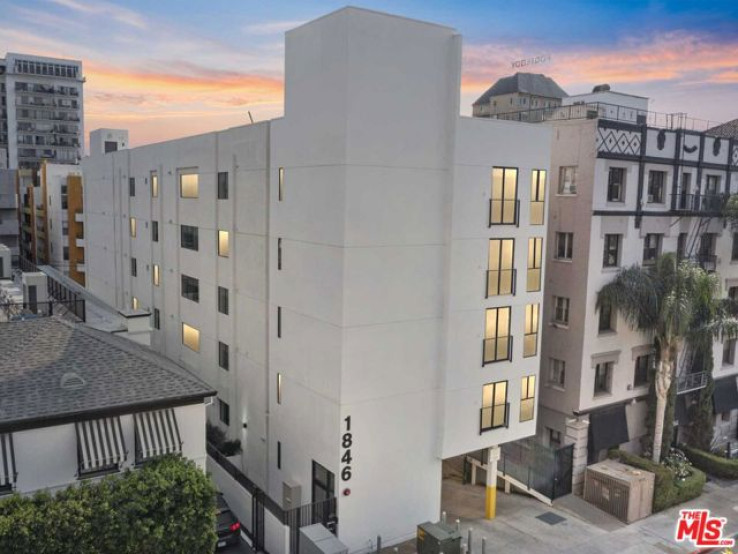 Residential Lease in Hollywood